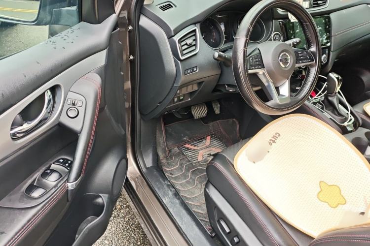 Used Nissan Qashqai 2022 2.0L CVT XV Premier Luxury Edition Interior 3
