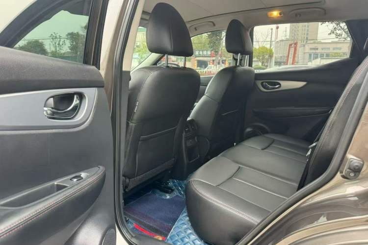 Used Nissan Qashqai 2022 2.0L CVT XV Premier Luxury Edition Interior 4
