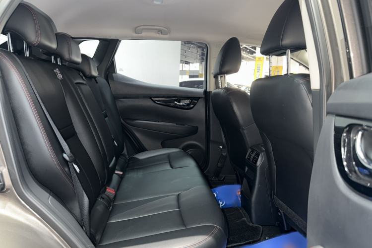 Used Nissan Qashqai 2022 2.0L CVT XV Smart Enjoyment Version Interior 9