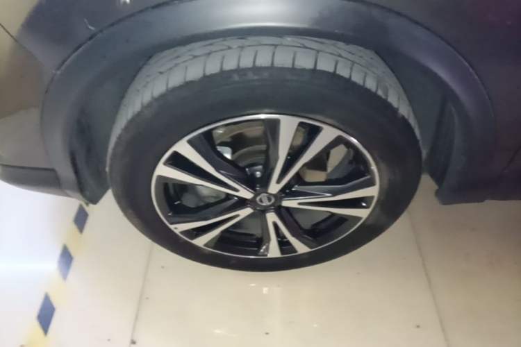 Used Nissan Qashqai 2022 2.0L CVT XV Premier Luxury Edition Left Front Wheel Hub