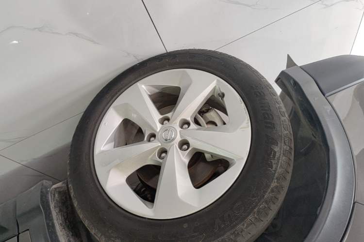 Used Nissan Qashqai 2022 2.0L CVT XV Smart Enjoyment Version Left Front Wheel Hub