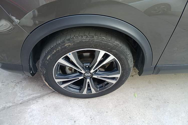 Used Nissan Qashqai 2022 2.0L CVT XV Premier Luxury Edition Left Front Wheel Hub