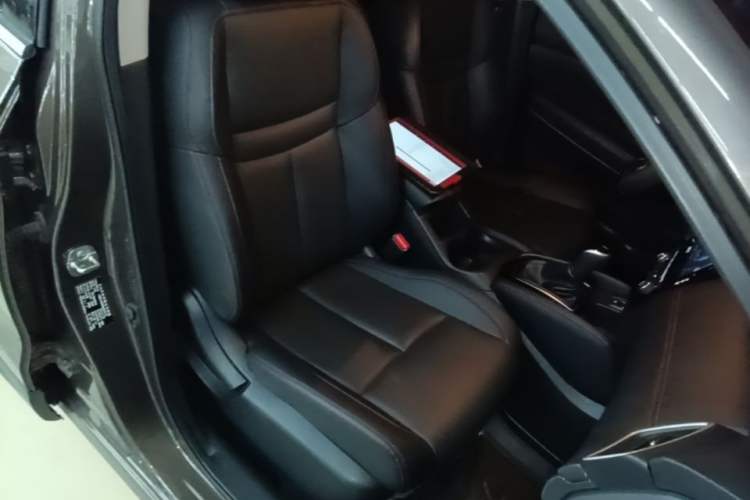 Used Nissan Qashqai 2022 2.0L CVT XV Premier Luxury Edition Right Front Seat