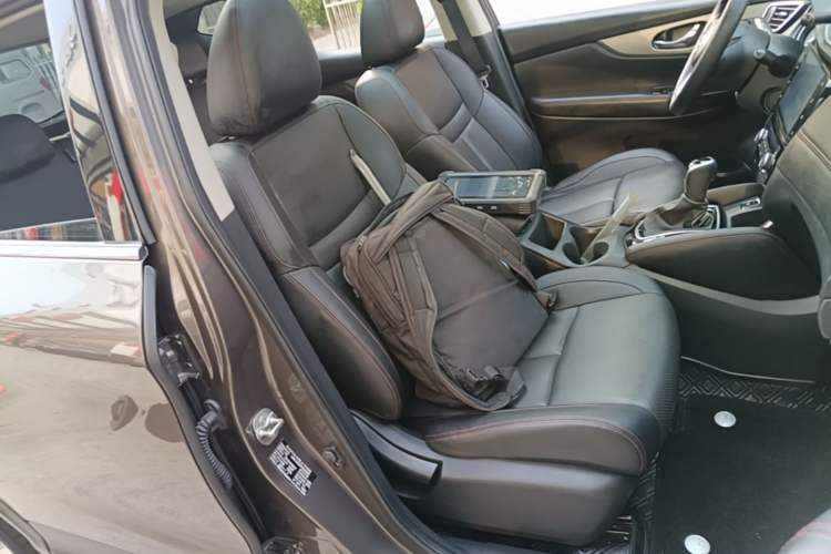 Used Nissan Qashqai 2022 2.0L CVT XV Premier Luxury Edition Right Front Seat