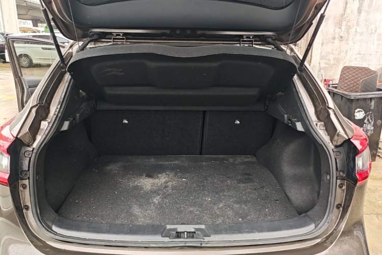 Used Nissan Qashqai 2022 2.0L CVT XV Premier Luxury Edition Trunk