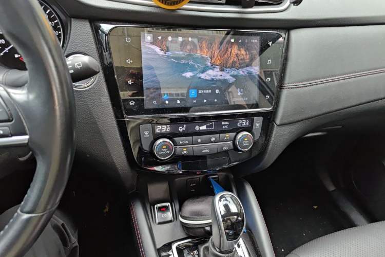 Used Nissan Qashqai 2022 2.0L CVT XV Premier Luxury Edition Audio And AC Panel