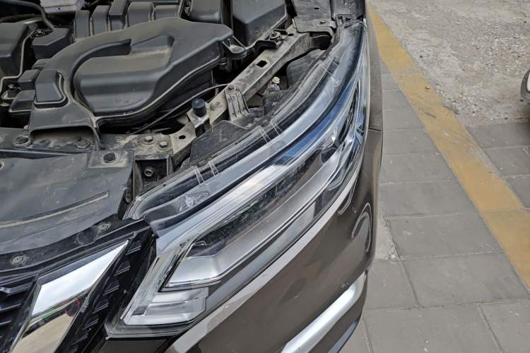 Used Nissan Qashqai 2022 2.0L CVT XV Premier Luxury Edition Engine Bay Left
