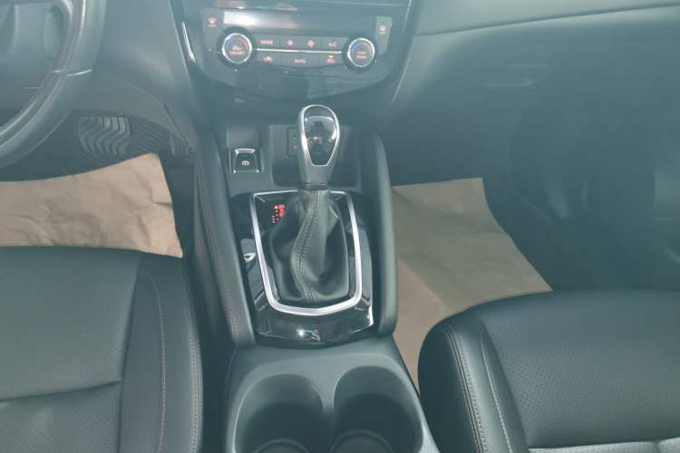 Used Nissan Qashqai 2022 2.0L CVT XV Premier Luxury Edition Gear Lever