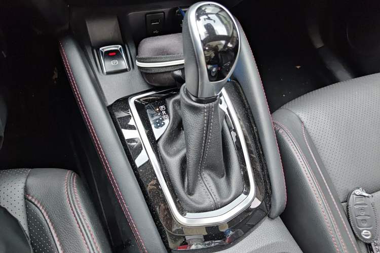 Used Nissan Qashqai 2022 2.0L CVT XV Premier Luxury Edition Gear Lever
