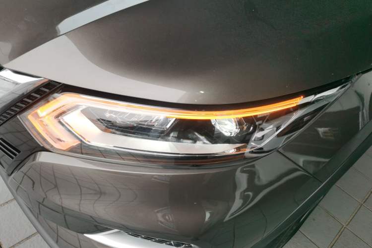 Used Nissan Qashqai 2022 2.0L CVT XV Premier Luxury Edition Left Front Headlight