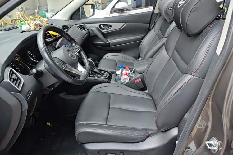 Used Nissan Qashqai 2022 2.0L CVT XV Premier Luxury Edition Left Front Seat