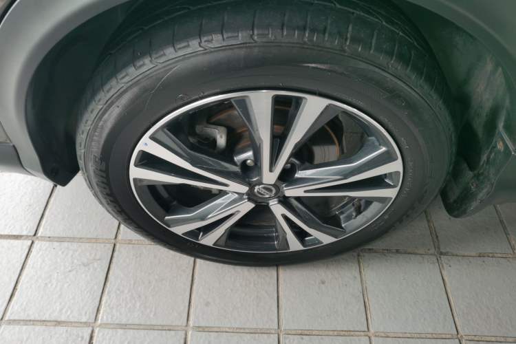 Used Nissan Qashqai 2022 2.0L CVT XV Premier Luxury Edition Left Front Wheel Hub