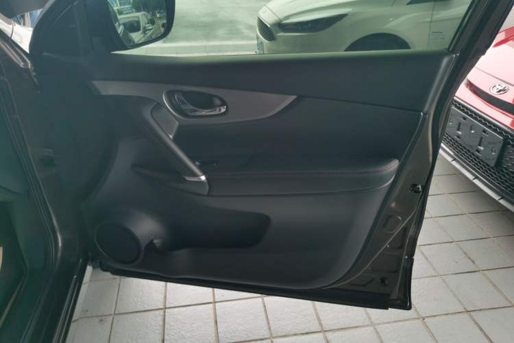 Used Nissan Qashqai 2022 2.0L CVT XV Premier Luxury Edition Right Front Door Interior