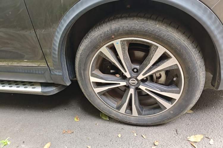 Used Nissan Qashqai 2022 2.0L CVT XV Premier Luxury Edition Right Front Wheel Hub