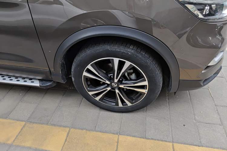 Used Nissan Qashqai 2022 2.0L CVT XV Premier Luxury Edition Right Front Wheel Hub