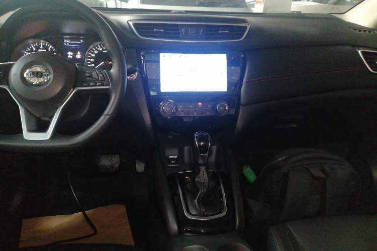 Used Nissan Qashqai 2022 2.0L CVT XV Premier Luxury Edition Audio And AC Panel