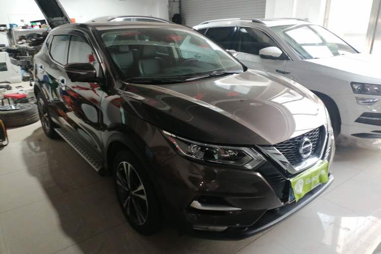 Used Nissan Qashqai 2022 2.0L CVT XV Premier Luxury Edition Front Right 45 Deg