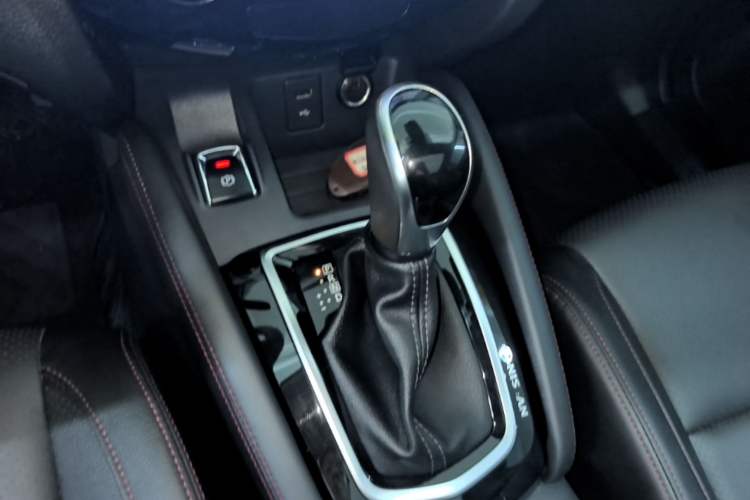 Used Nissan Qashqai 2022 2.0L CVT XV Premier Luxury Edition Gear Lever