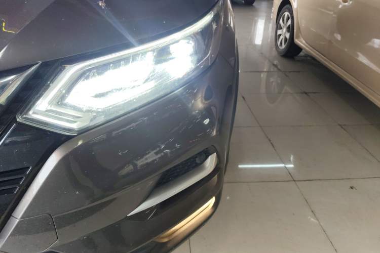Used Nissan Qashqai 2022 2.0L CVT XV Premier Luxury Edition Left Front Headlight