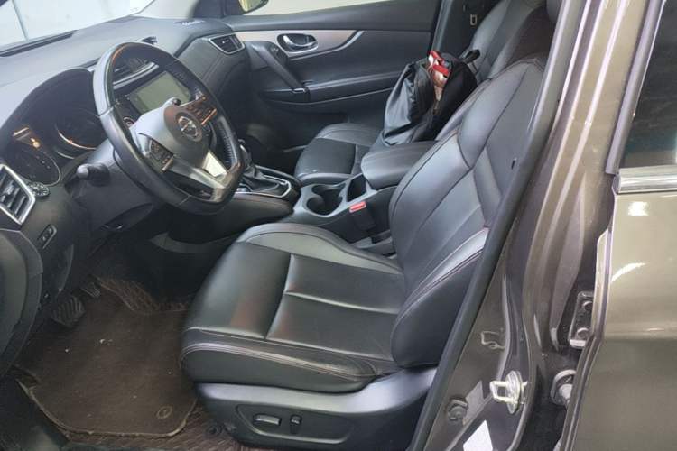 Used Nissan Qashqai 2022 2.0L CVT XV Premier Luxury Edition Left Front Seat