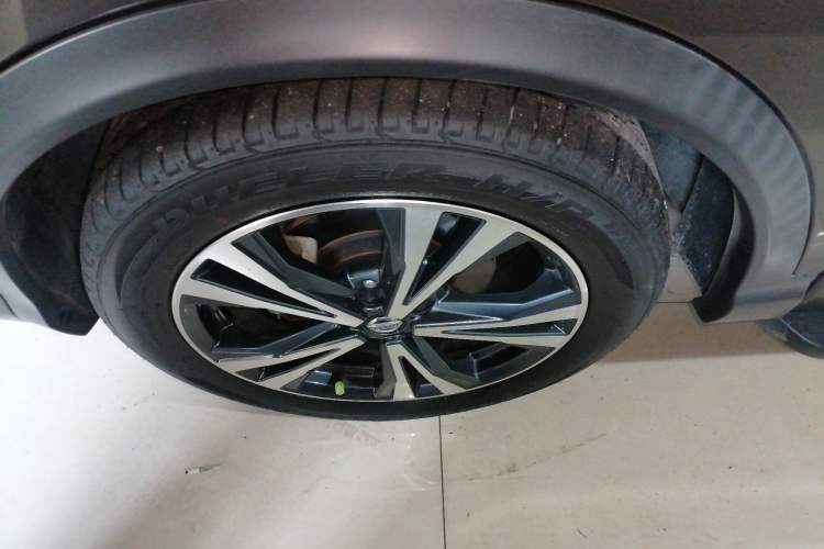Used Nissan Qashqai 2022 2.0L CVT XV Premier Luxury Edition Left Front Wheel Hub
