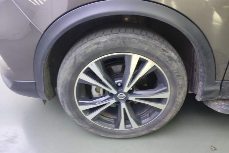 Used Nissan Qashqai 2022 2.0L CVT XV Premier Luxury Edition Left Front Wheel Hub