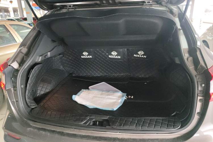 Used Nissan Qashqai 2022 2.0L CVT XV Premier Luxury Edition Trunk