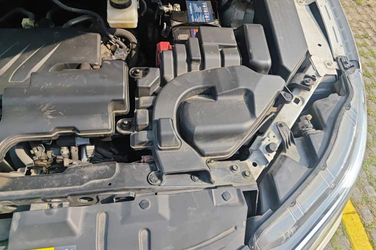 Used Nissan Qashqai 2022 2.0L CVT XV Premier Luxury Edition Engine Bay Left