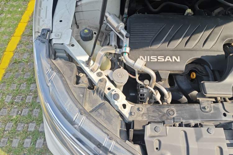 Used Nissan Qashqai 2022 2.0L CVT XV Premier Luxury Edition Engine Bay Right