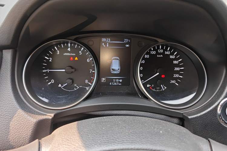 Used Nissan Qashqai 2022 2.0L CVT XV Premier Luxury Edition Odometer Close Up