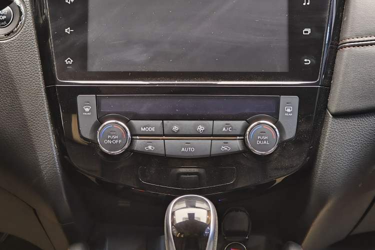 Used Nissan Qashqai 2022 2.0L CVT XV Smart Enjoyment Version Audio And AC Panel