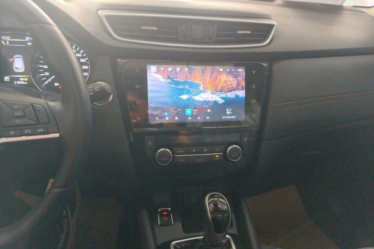 Used Nissan Qashqai 2022 2.0L CVT XV Premier Luxury Edition Audio And AC Panel