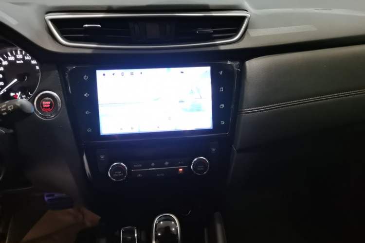 Used Nissan Qashqai 2022 2.0L CVT XV Premier Luxury Edition Audio And AC Panel