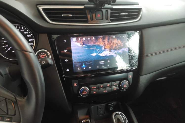 Used Nissan Qashqai 2022 2.0L CVT XV Premier Luxury Edition Audio And AC Panel