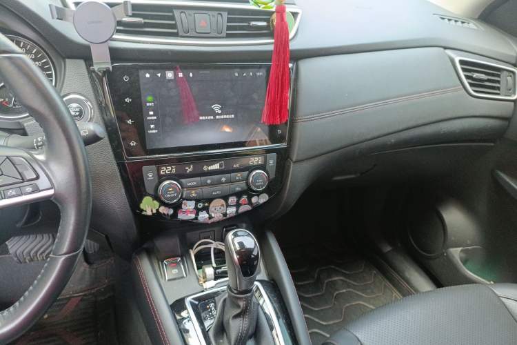 Used Nissan Qashqai 2022 2.0L CVT XV Premier Luxury Edition Audio And AC Panel
