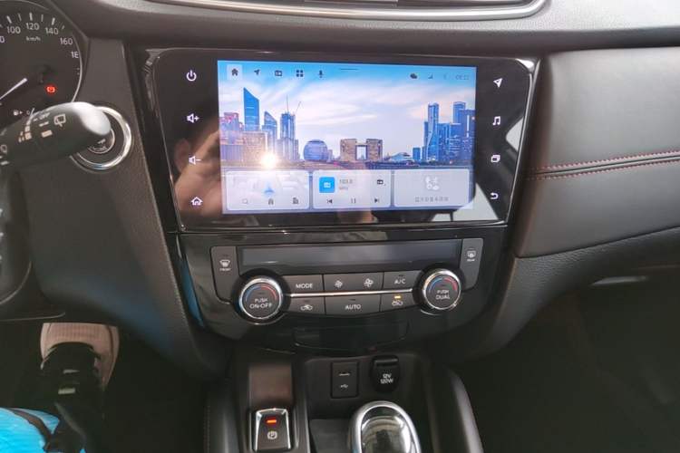 Used Nissan Qashqai 2022 2.0L CVT XV Premier Luxury Edition Audio And AC Panel