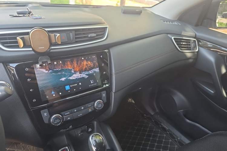 Used Nissan Qashqai 2022 2.0L CVT XV Smart Enjoyment Version Audio And AC Panel