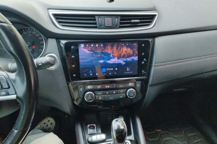 Used Nissan Qashqai 2022 2.0L CVT XV Premier Luxury Edition Audio And AC Panel
