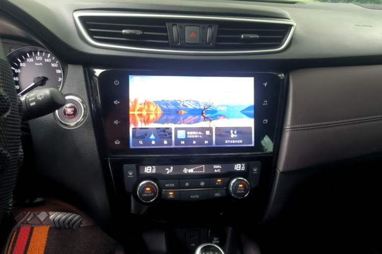 Used Nissan Qashqai 2022 2.0L CVT XV Premier Luxury Edition Audio And AC Panel