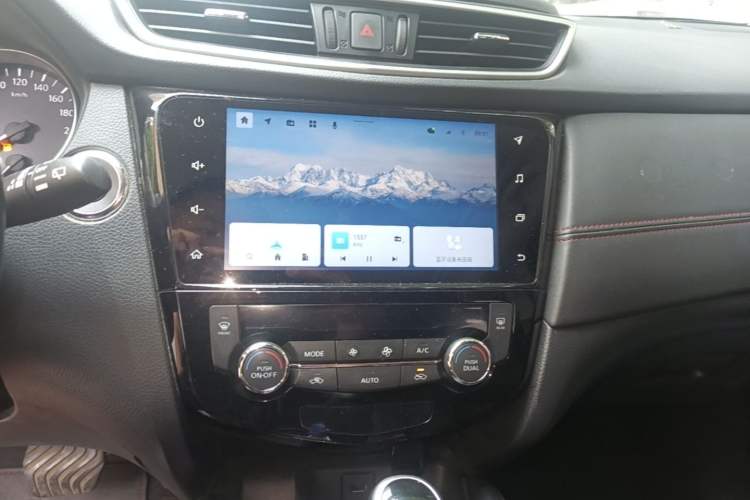 Used Nissan Qashqai 2022 2.0L CVT XV Premier Luxury Edition Audio And AC Panel
