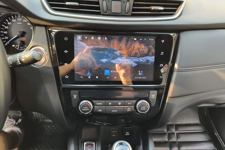 Used Nissan Qashqai 2022 2.0L CVT XV Premier Luxury Edition Audio And AC Panel