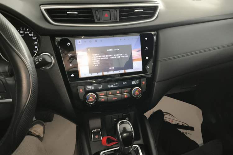 Used Nissan Qashqai 2022 2.0L CVT XV Premier Luxury Edition Audio And AC Panel