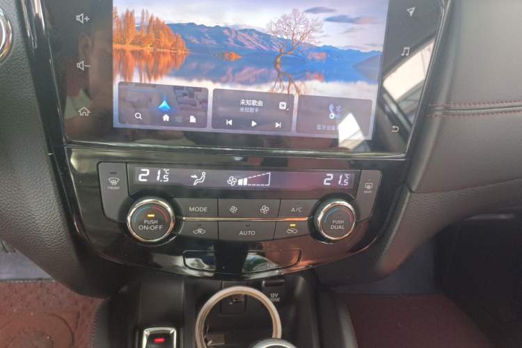 Used Nissan Qashqai 2022 2.0L CVT XV Premier Luxury Edition Audio And AC Panel