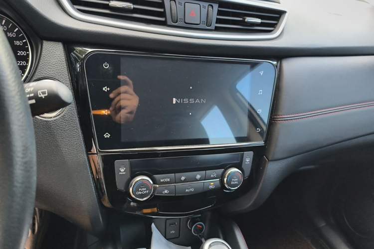 Used Nissan Qashqai 2022 2.0L CVT XV Smart Enjoyment Version Audio And AC Panel