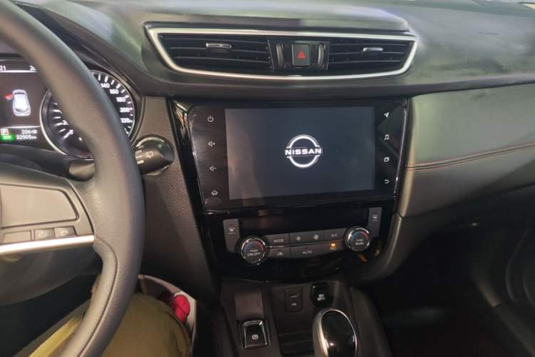 Used Nissan Qashqai 2022 2.0L CVT XV Smart Enjoyment Version Audio And AC Panel