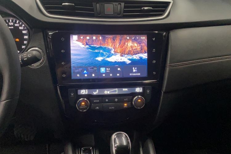 Used Nissan Qashqai 2022 2.0L CVT XV Premier Luxury Edition Audio And AC Panel