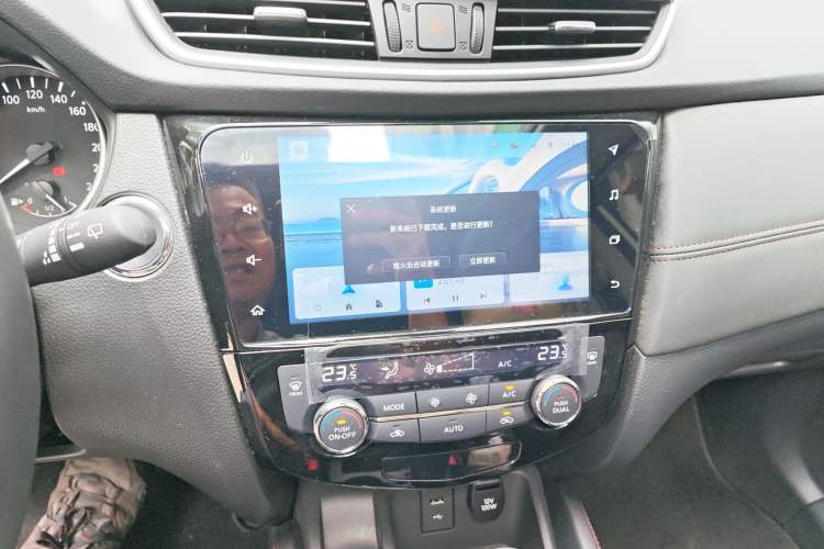 Used Nissan Qashqai 2022 2.0L CVT XV Premier Luxury Edition Audio And AC Panel