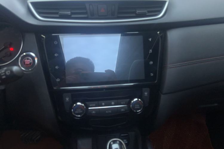 Used Nissan Qashqai 2022 2.0L CVT XV Premier Luxury Edition Audio And AC Panel