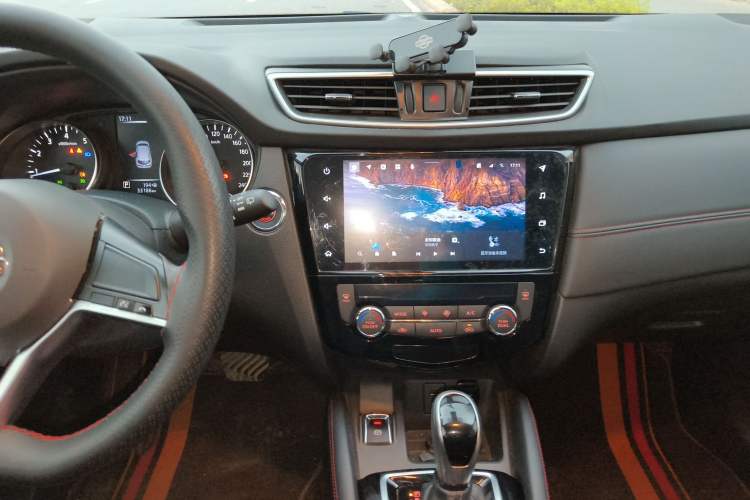 Used Nissan Qashqai 2022 2.0L CVT XV Smart Enjoyment Version Audio And AC Panel