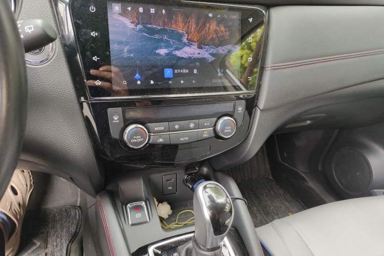 Used Nissan Qashqai 2022 2.0L CVT XV Premier Luxury Edition Audio And AC Panel